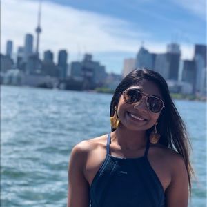 Meet your Posher, Lauren